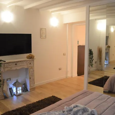 Domu 600 - Mini Centro Storico Apartment